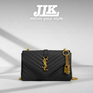 Envelope Medium in Matelassé Lambskin .