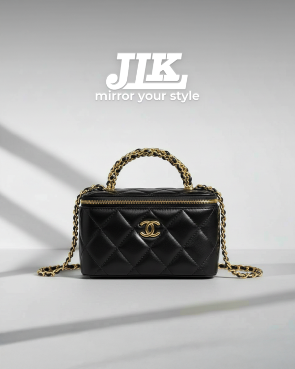 Chanel Vanity Case with Chain .